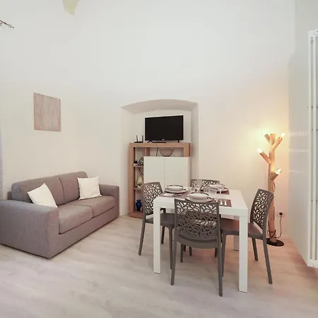 Le Volte By Interhome Daire Porto Valtravaglia